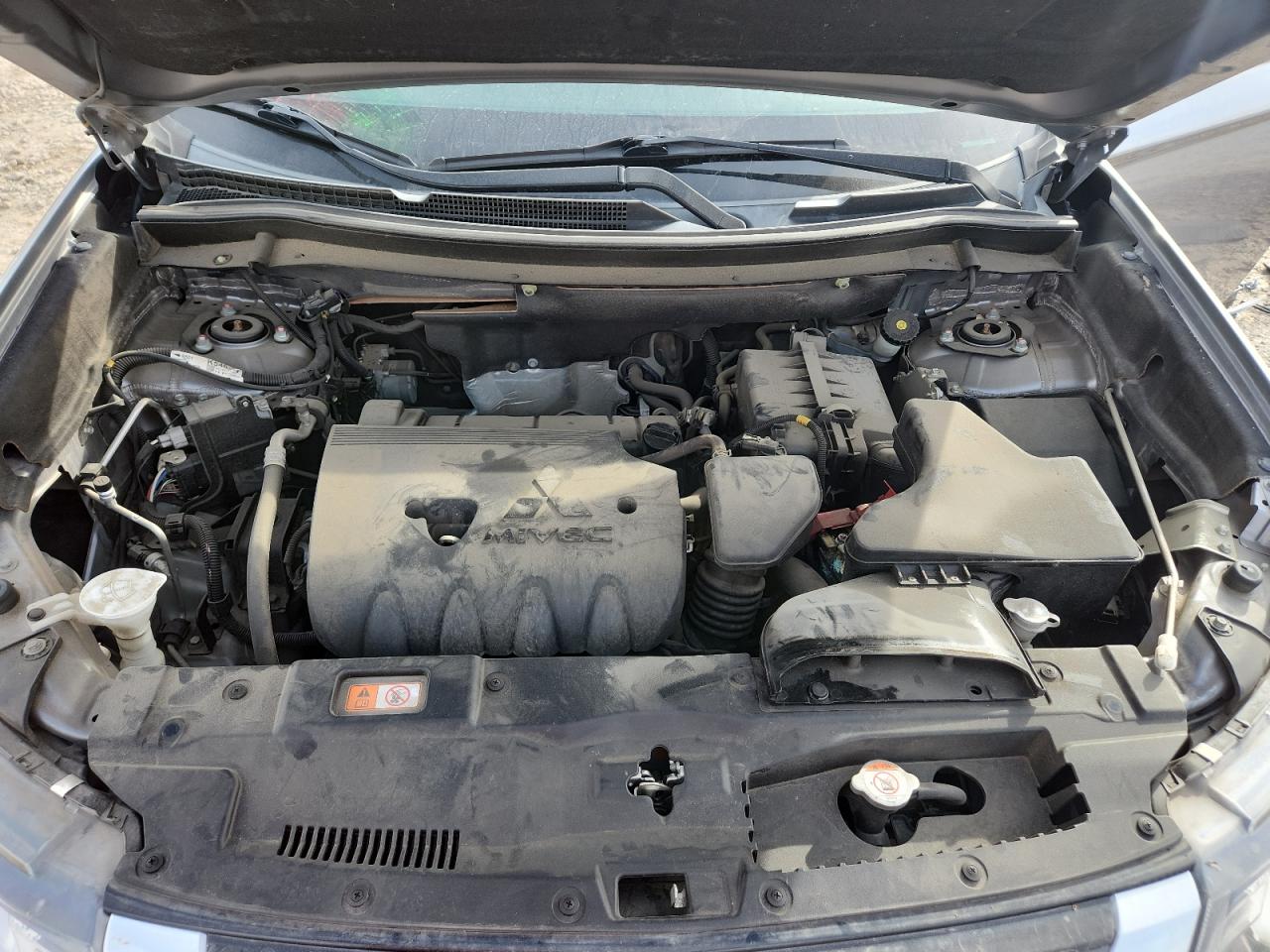 MITSUBISHI OUTLANDER ES