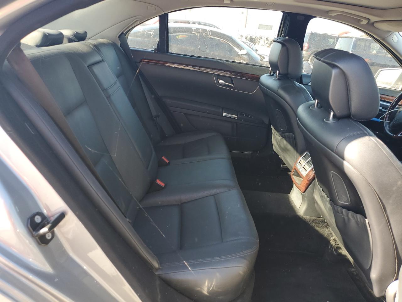 MERCEDES-BENZ S-CLASS 550