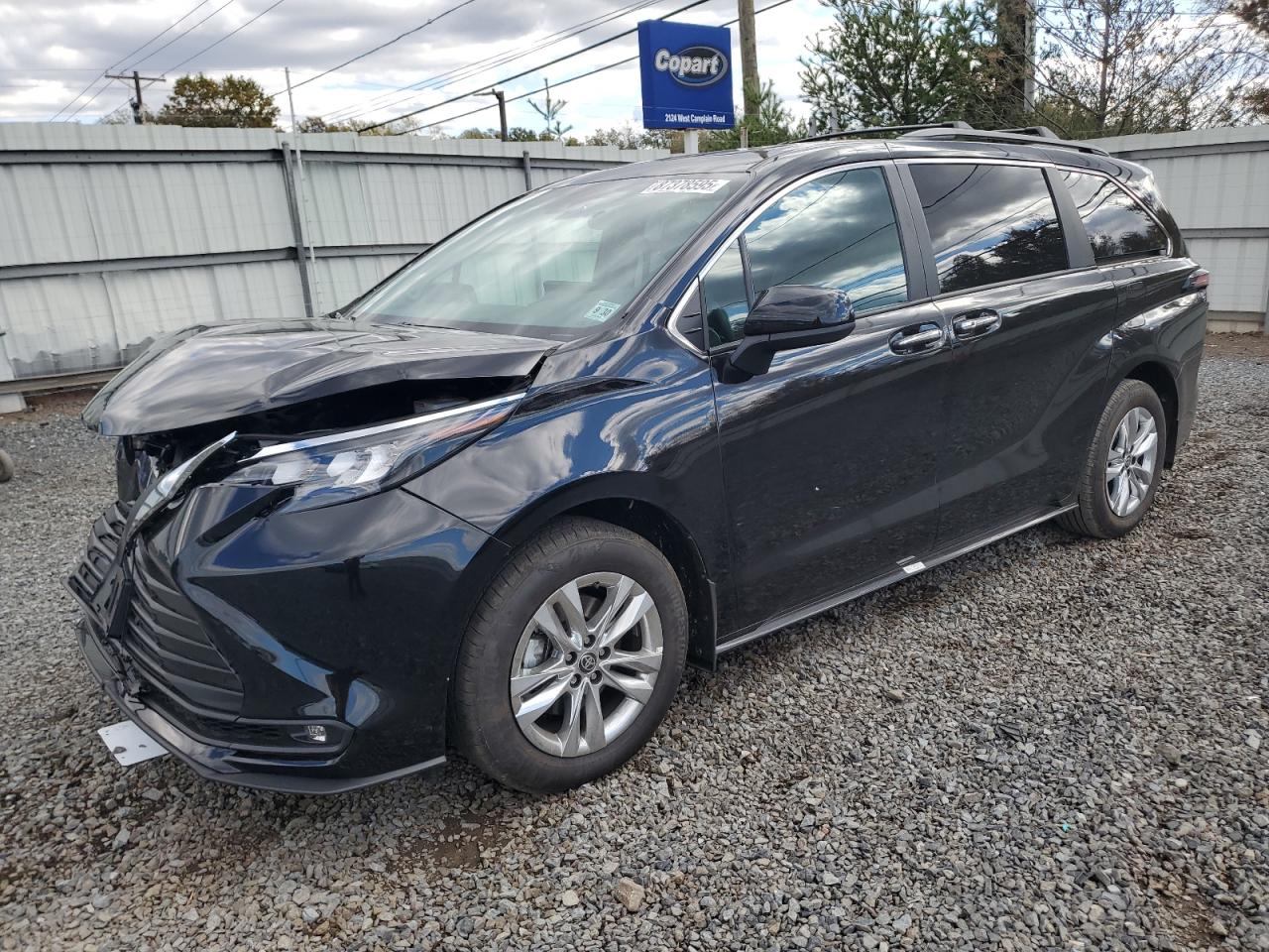 Lot #3318925912 2025 TOYOTA SIENNA XLE