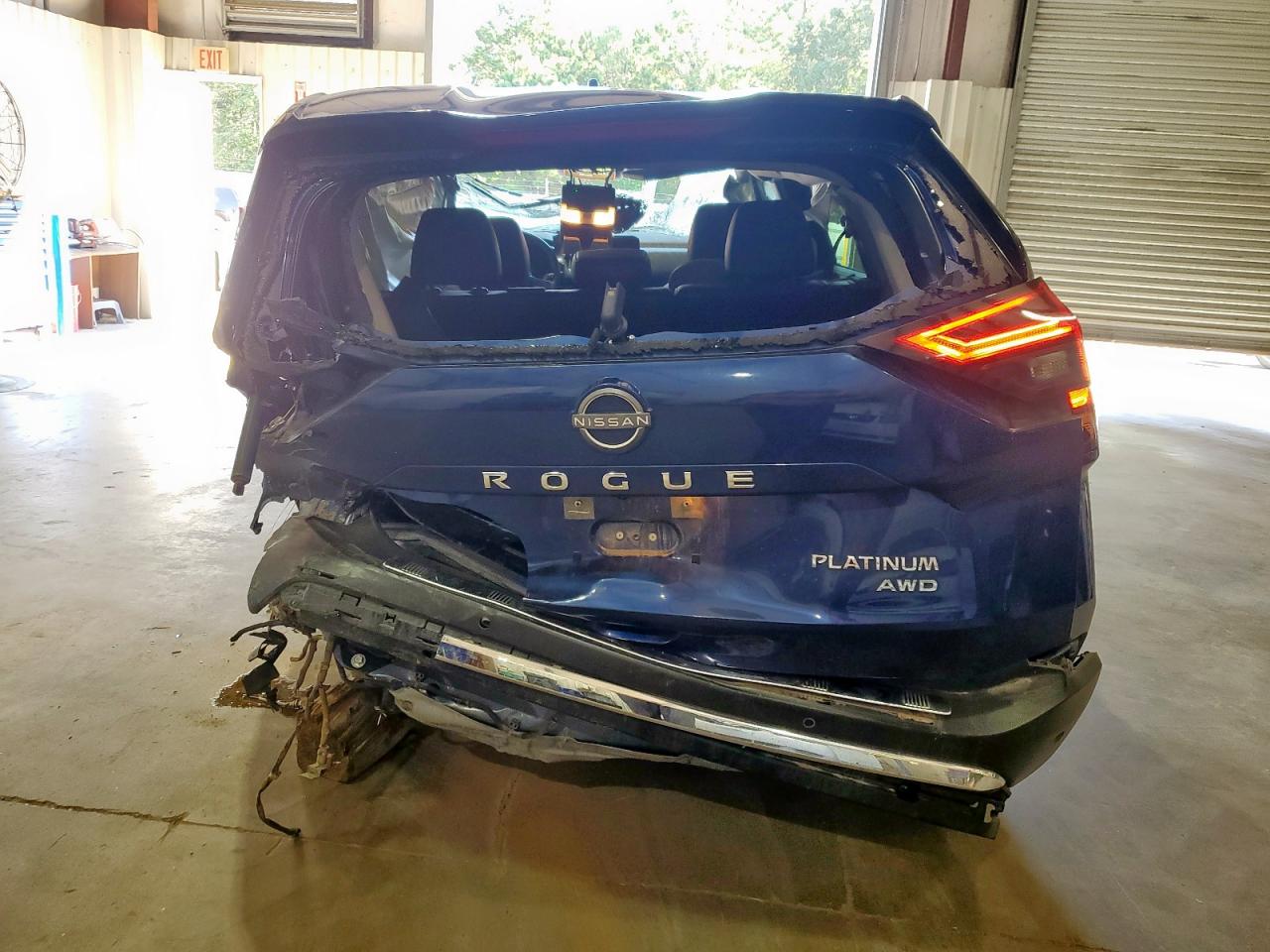 NISSAN ROGUE PLATINUM