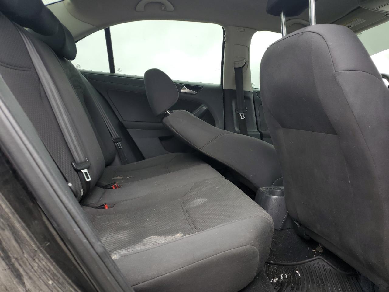 VOLKSWAGEN JETTA BASE