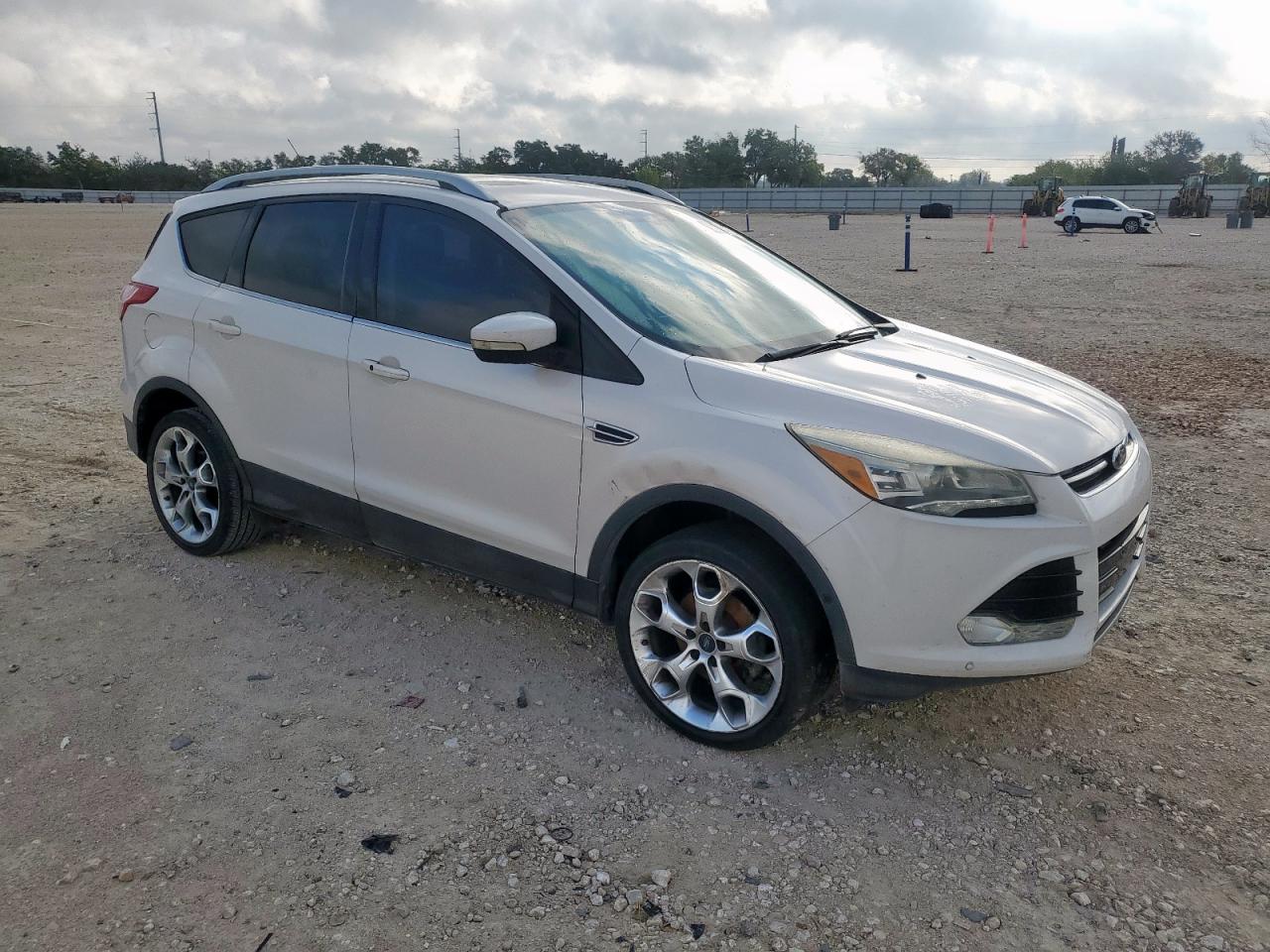 FORD ESCAPE TITANIUM