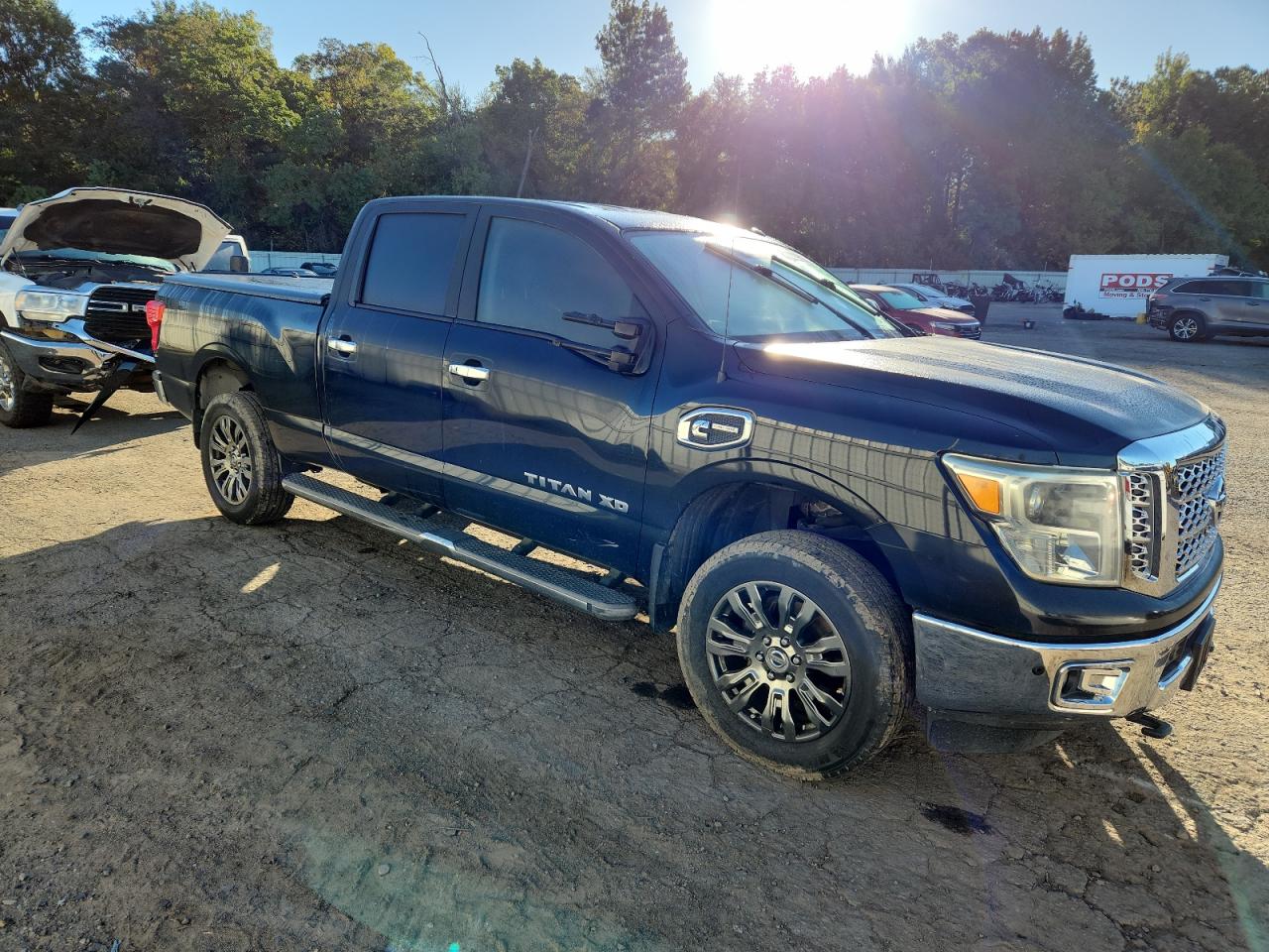 NISSAN TITAN SL