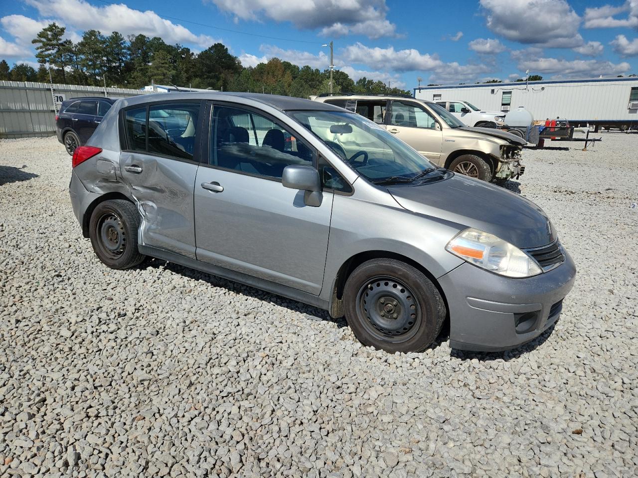 NISSAN VERSA S