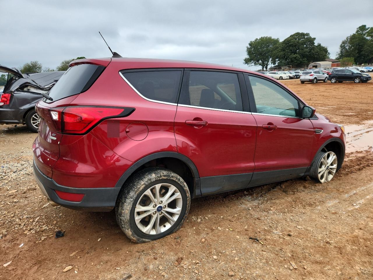 FORD ESCAPE SE