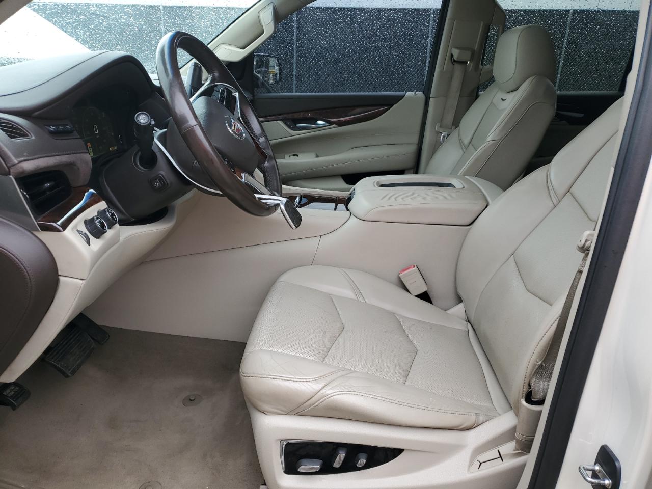 CADILLAC ESCALADE LUXURY