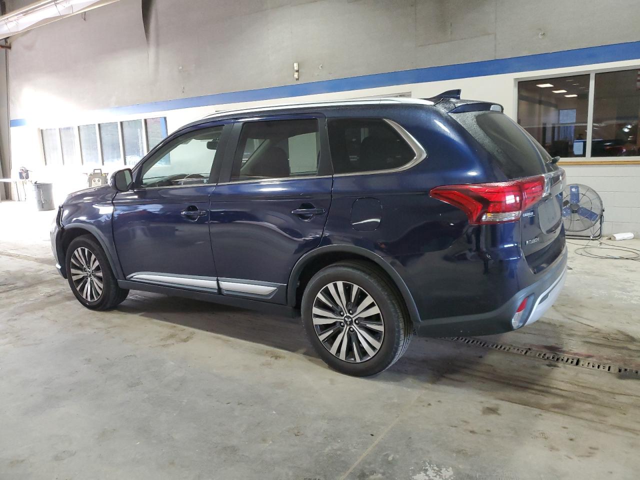 MITSUBISHI OUTLANDER SE