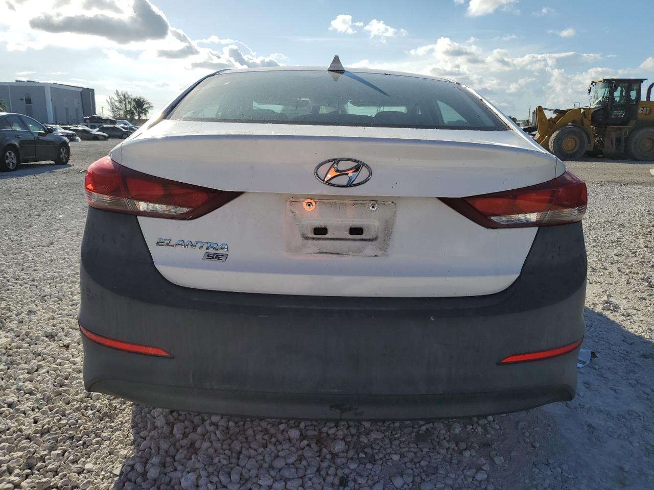 HYUNDAI ELANTRA SE