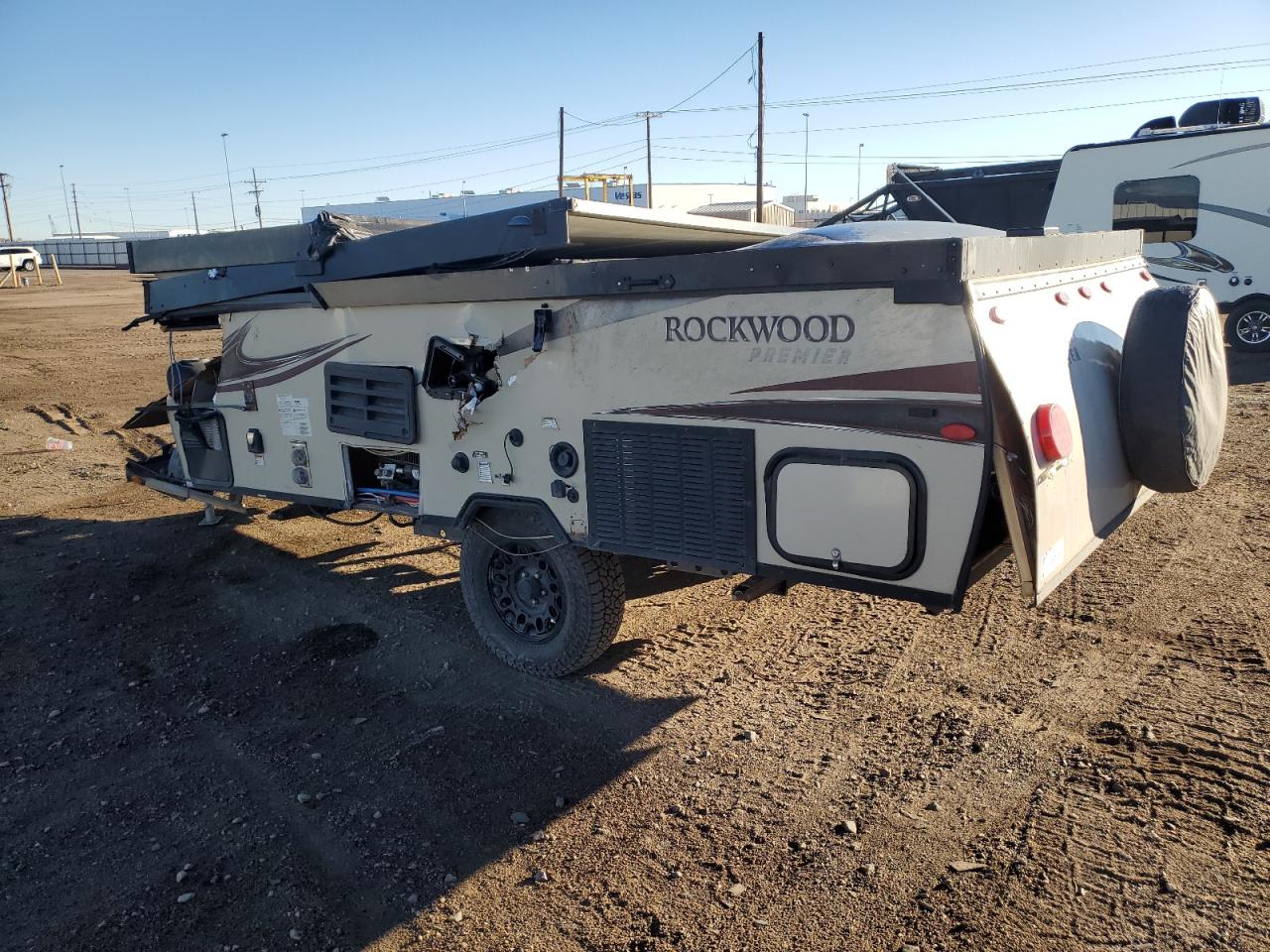 Lot #3277492607 2019 FRRV ROCKWOOD