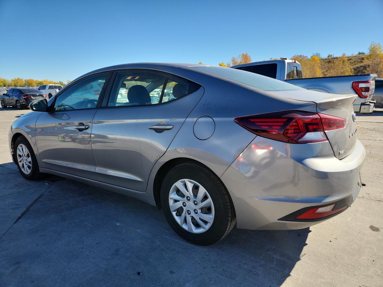 HYUNDAI ELANTRA SE
