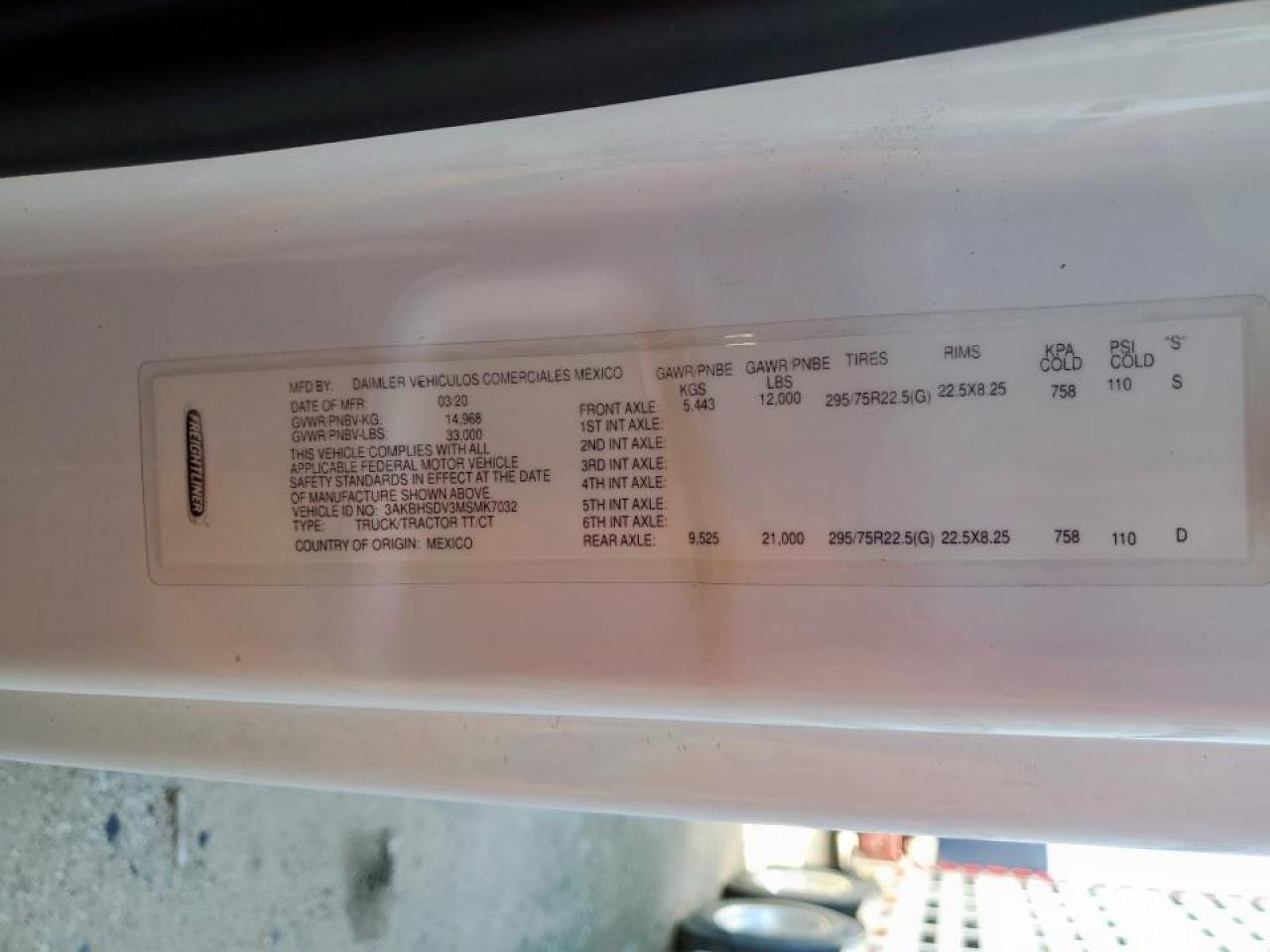 Lot #3296945870 2021 FREIGHTLINER CASCADIA 1