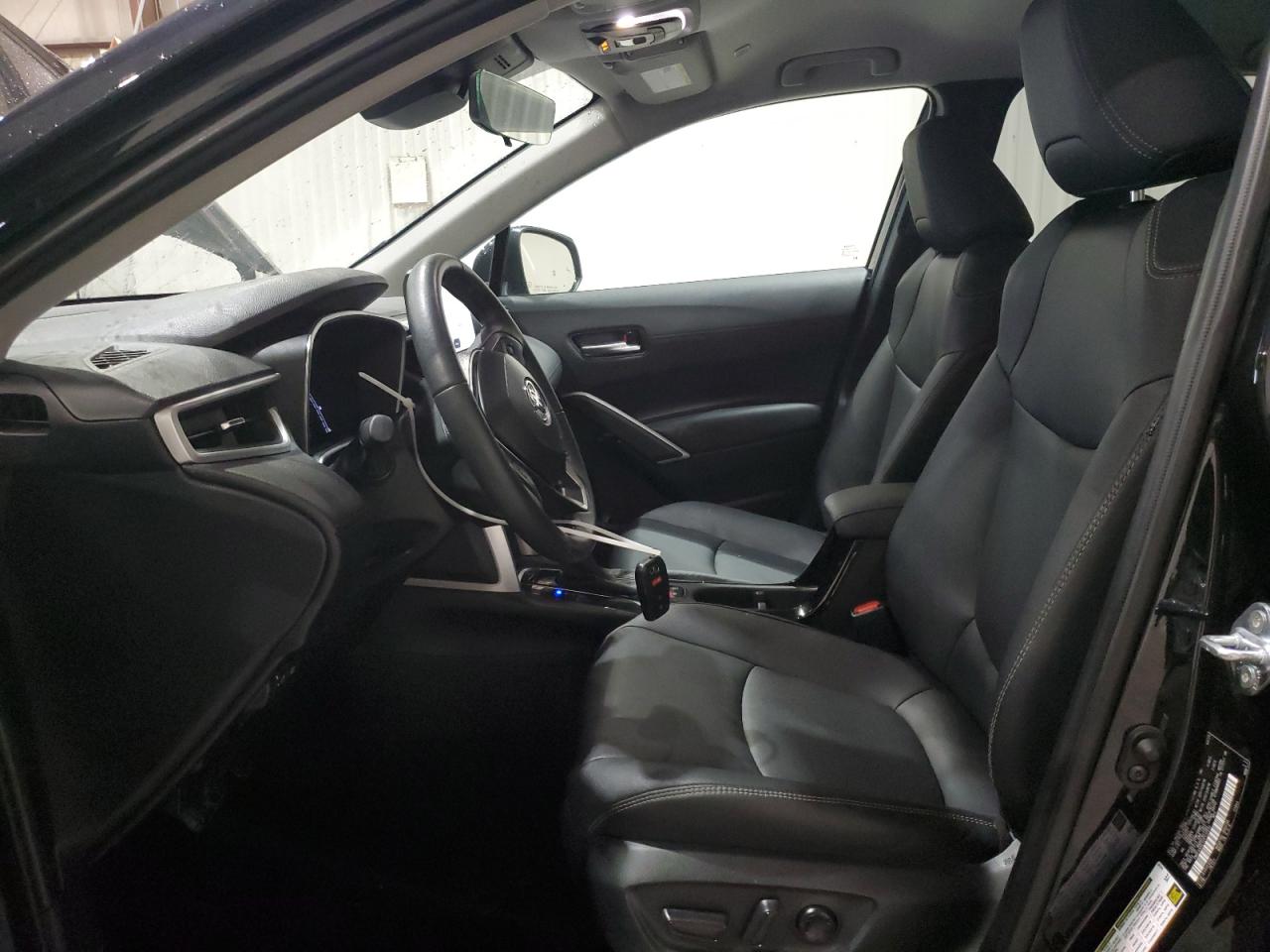 TOYOTA COROLLA CROSS XLE