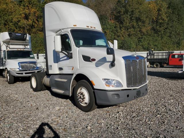 Global Auto Auctions: 2016 PETERBILT TRACTOR 579