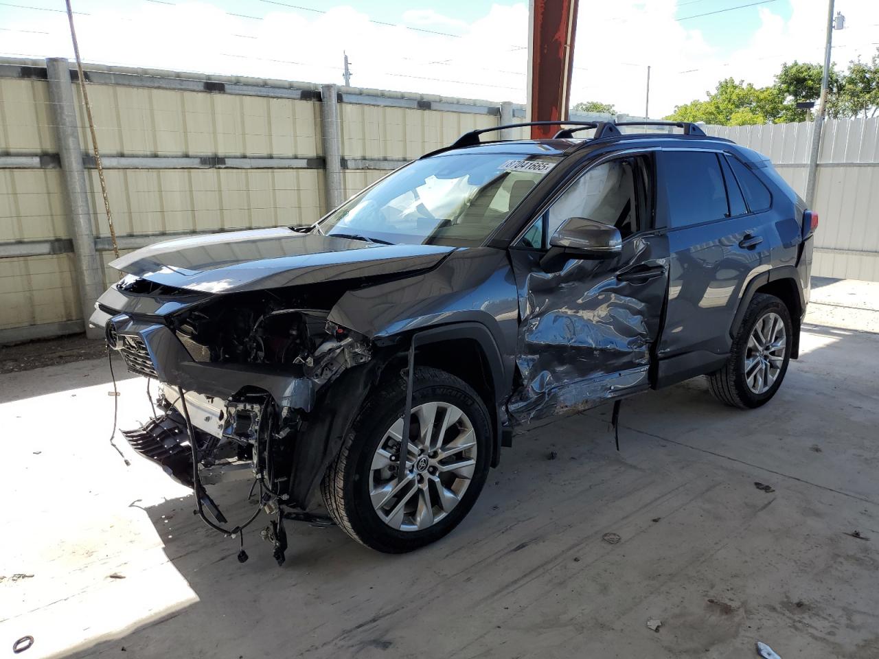 TOYOTA RAV4 XLE PREMIUM