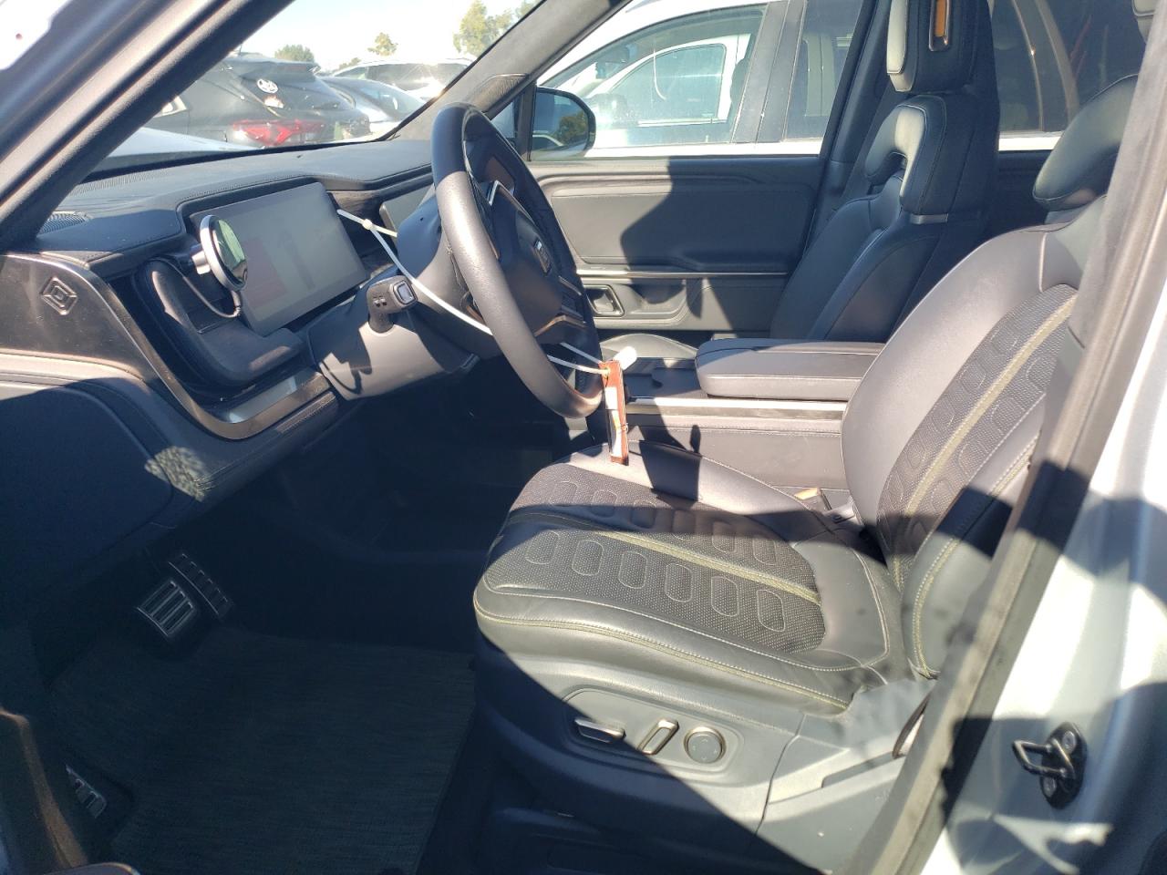 RIVIAN R1T LAUNCH EDITION