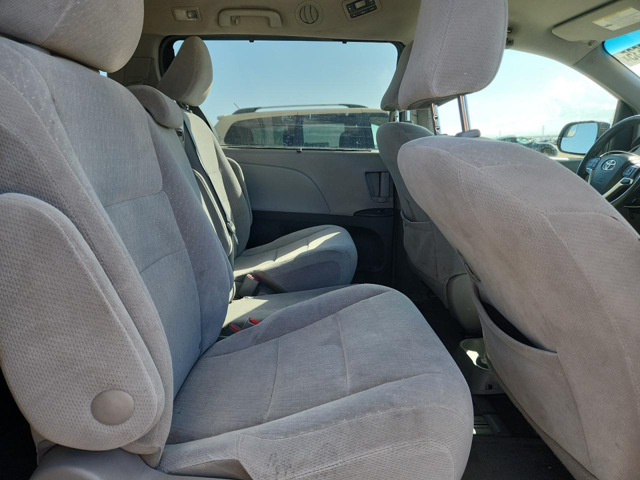 Lot #3271096120 2017 TOYOTA SIENNA LE