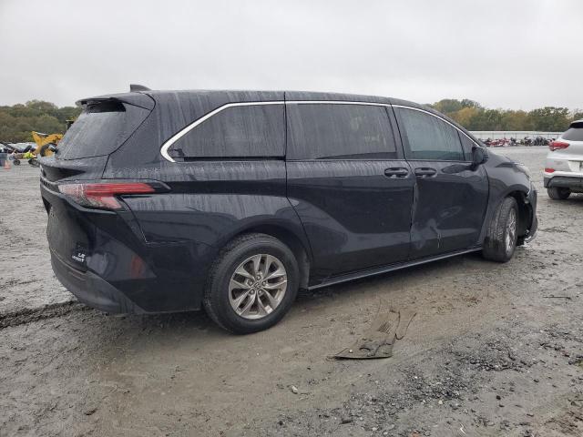 2022 TOYOTA SIENNA LE - 5TDKRKEC0NS075864