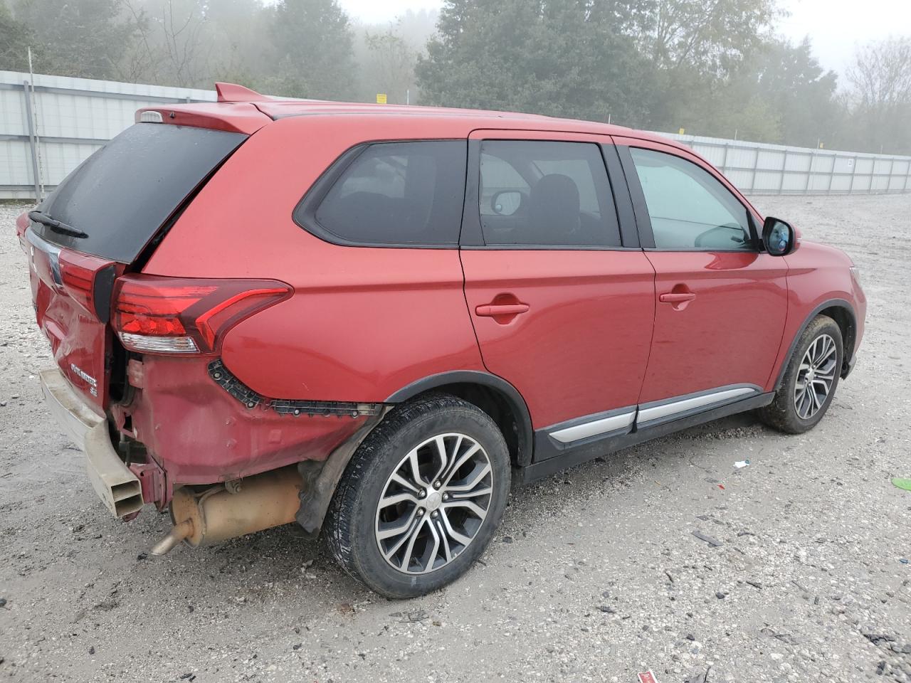 MITSUBISHI OUTLANDER SE