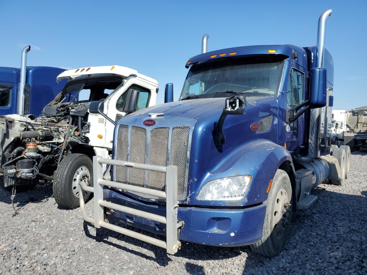 Lot #3273977784 2015 PETERBILT TRACTOR 579