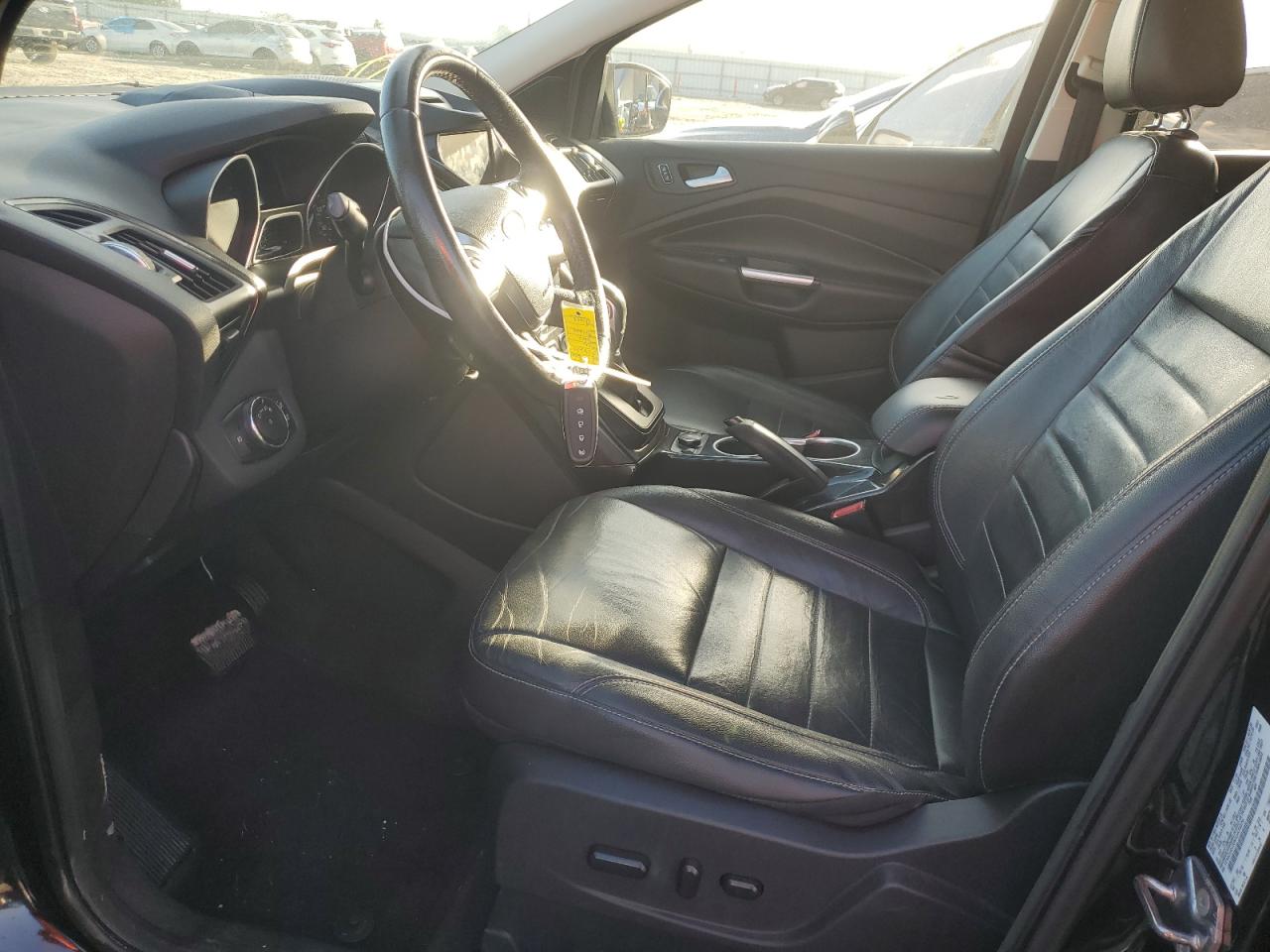 FORD ESCAPE TITANIUM