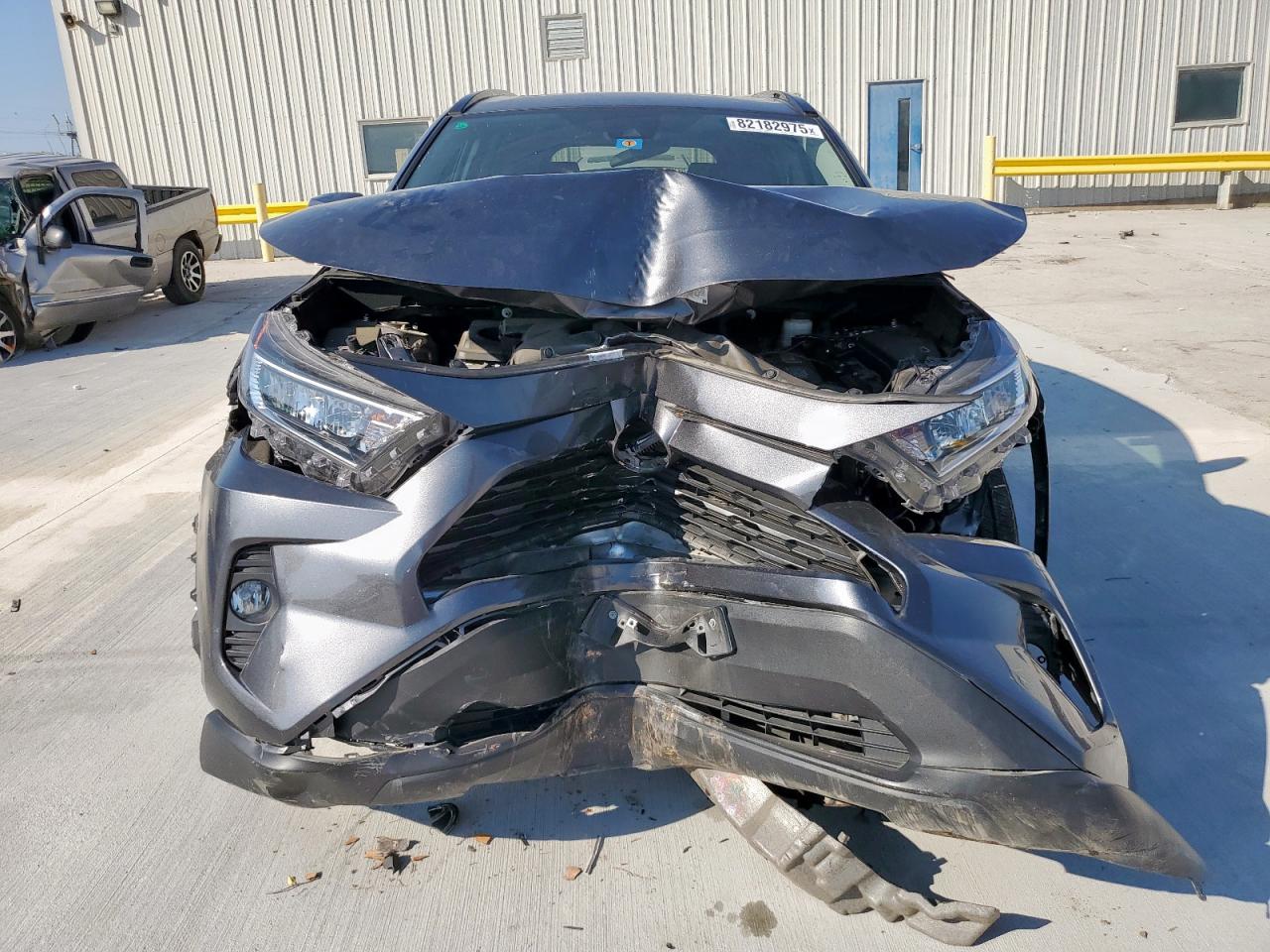 TOYOTA RAV4 XLE PREMIUM