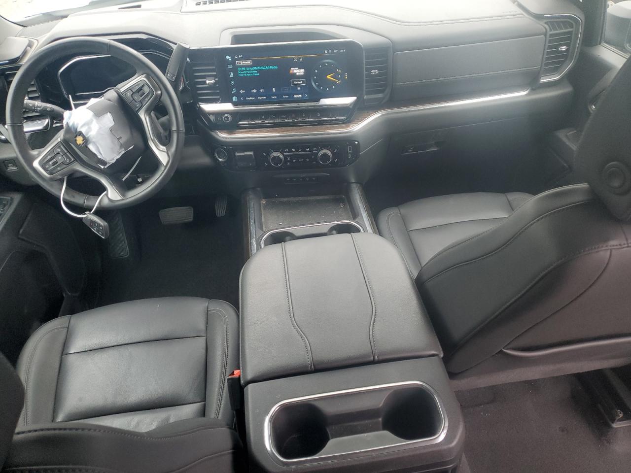 CHEVROLET SILVERADO K3500 LT