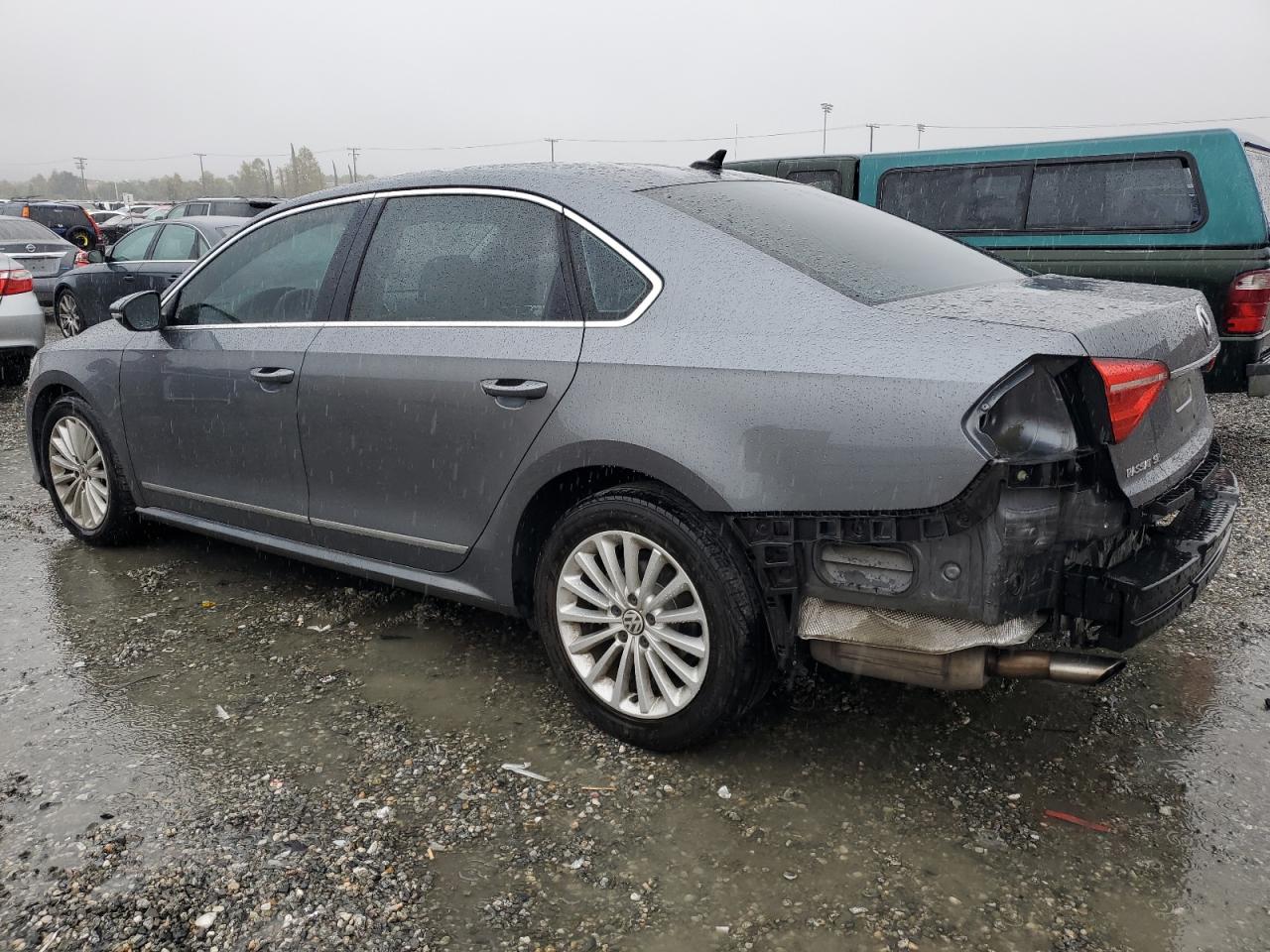 VOLKSWAGEN PASSAT SE