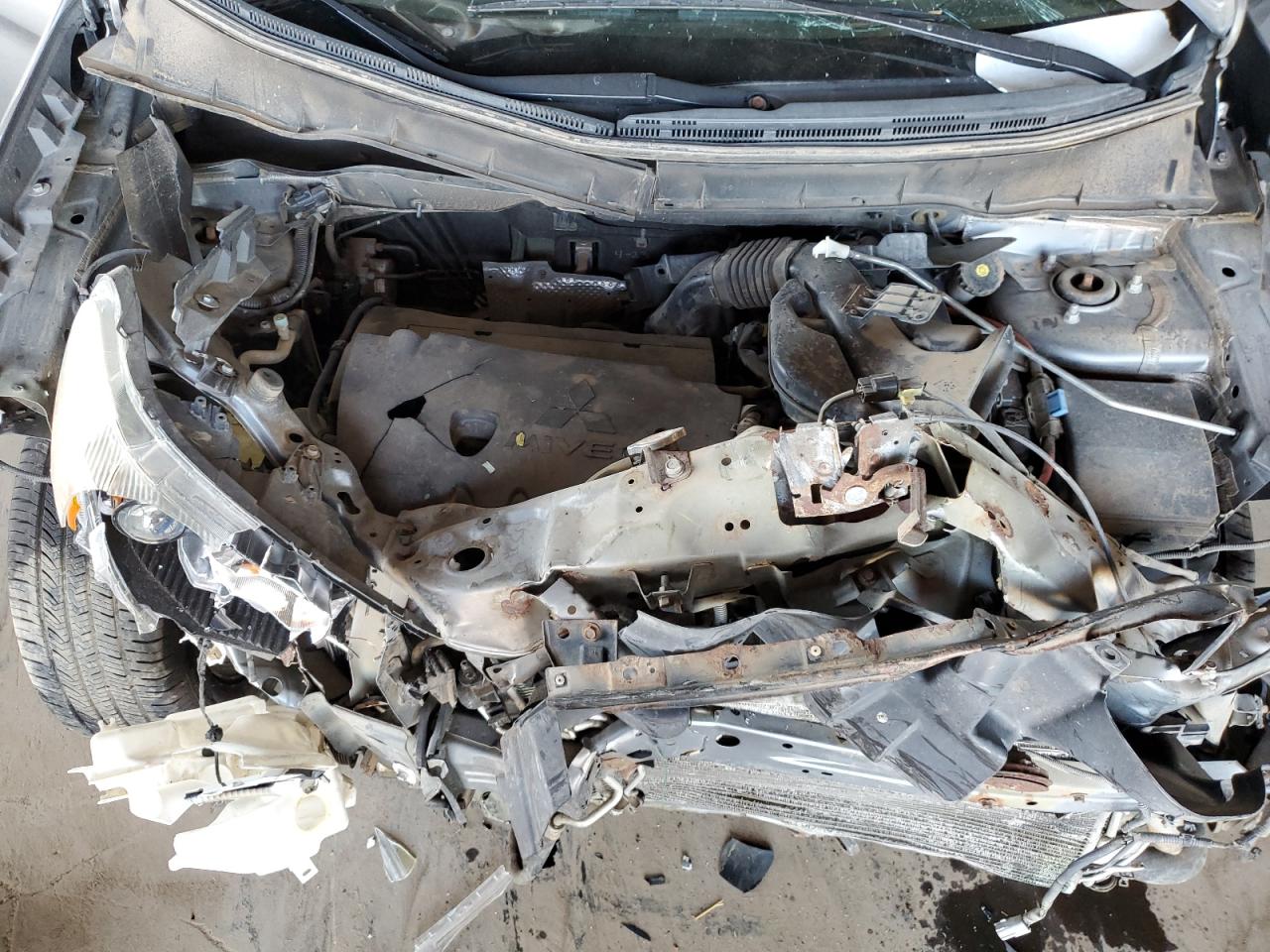 MITSUBISHI OUTLANDER ES