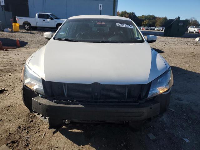 2015 VOLKSWAGEN PASSAT S - 1VWAS7A31FC016177