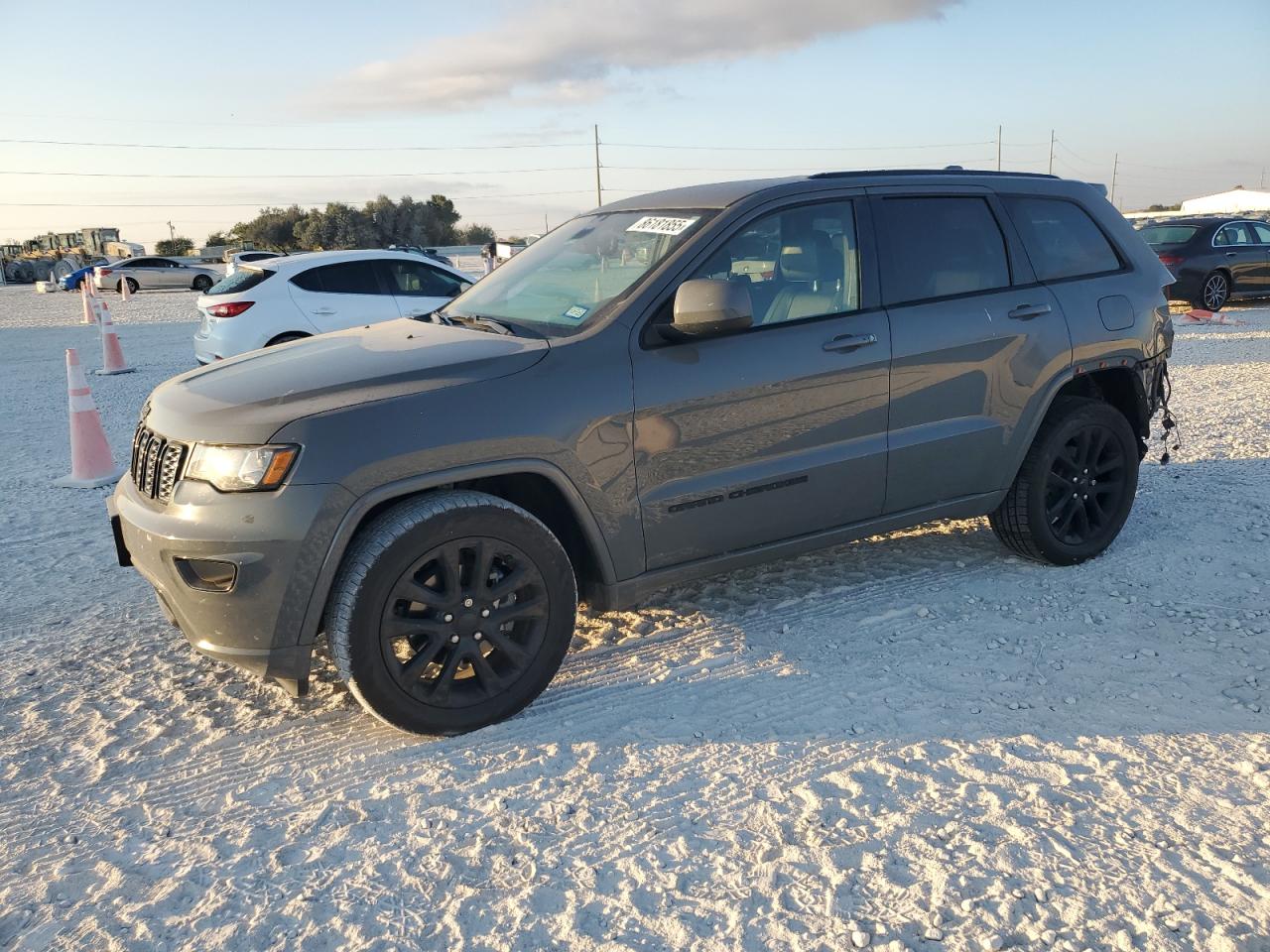 JEEP GRAND CHEROKEE LAREDO