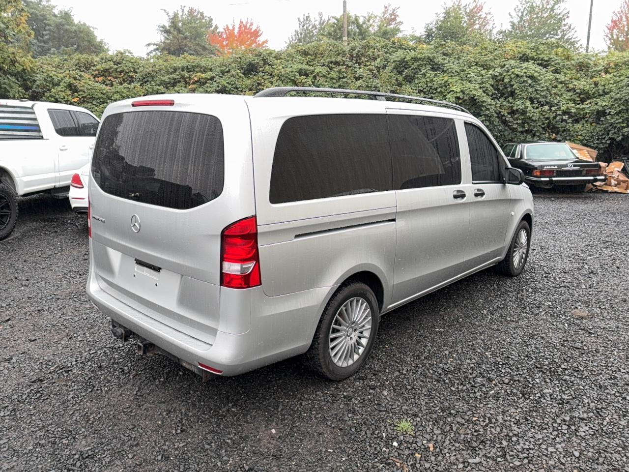 MERCEDES-BENZ METRIS
