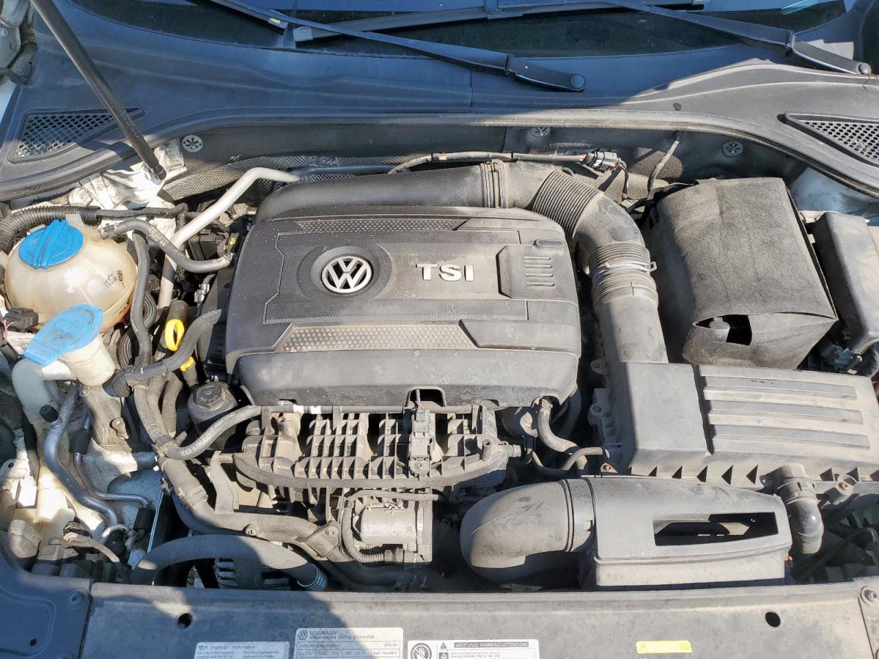 VOLKSWAGEN PASSAT SE