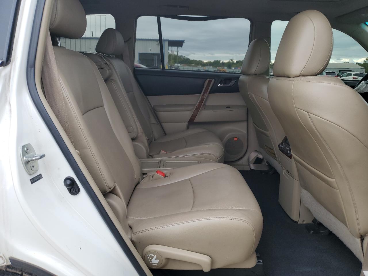 TOYOTA HIGHLANDER LIMITED