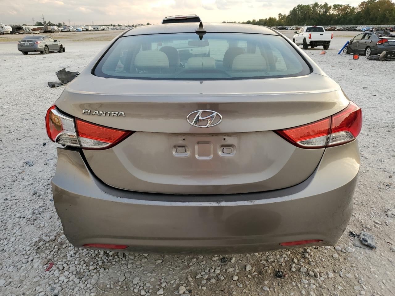 HYUNDAI ELANTRA GLS