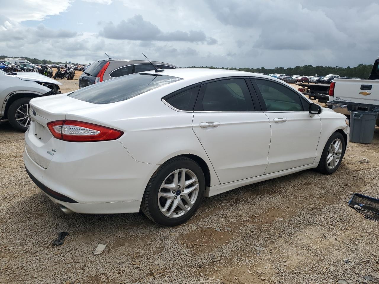 FORD FUSION SE