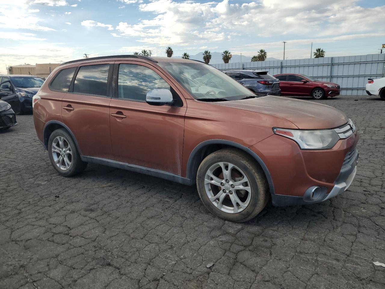 MITSUBISHI OUTLANDER SE