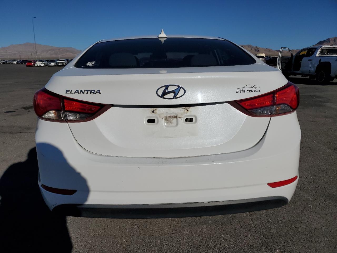 HYUNDAI ELANTRA SE