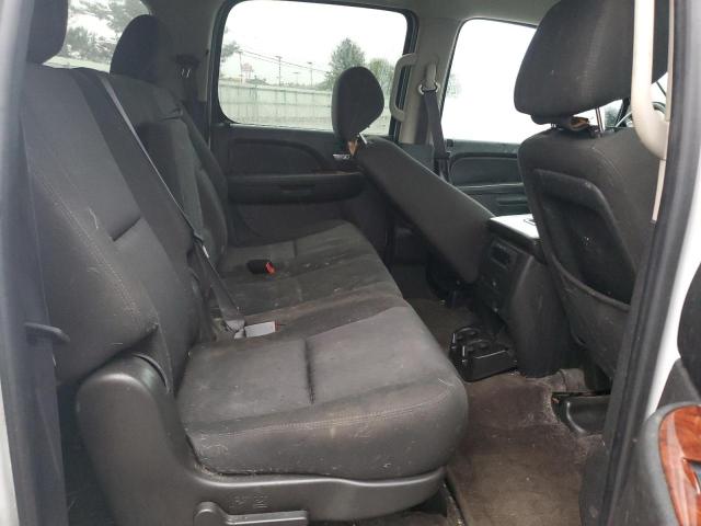 2011 CHEVROLET SUBURBAN C - 1GNSCHE05BR236883