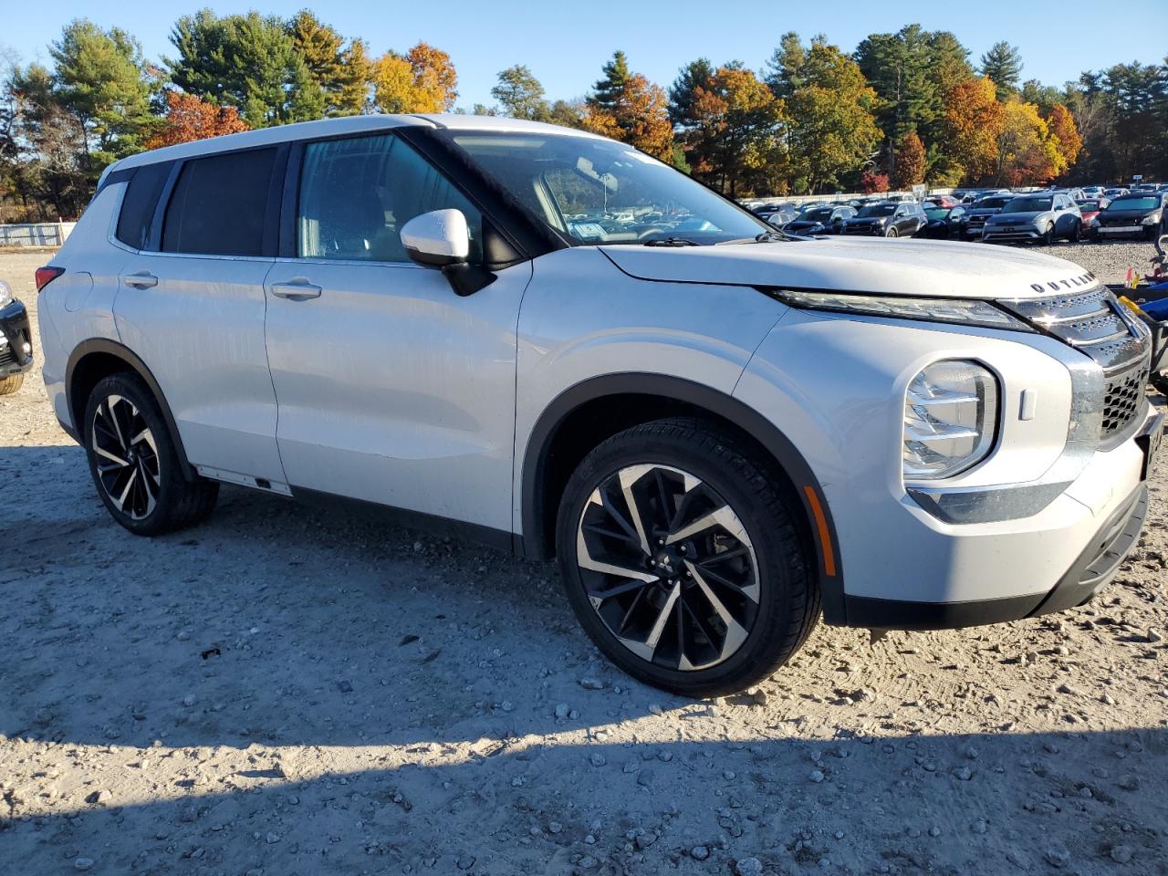 MITSUBISHI OUTLANDER ES