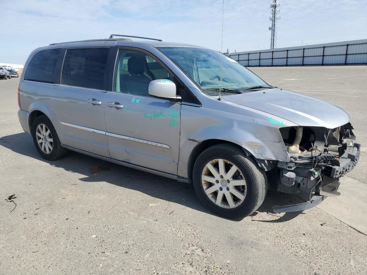 CHRYSLER TOWN & COUNTRY TOURING