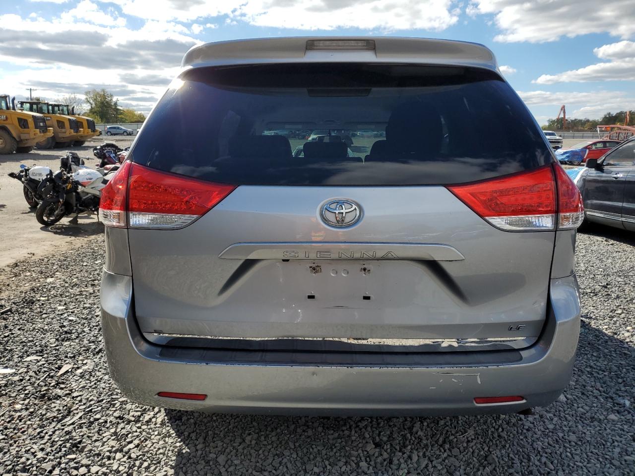 Lot #3275635815 2011 TOYOTA SIENNA LE