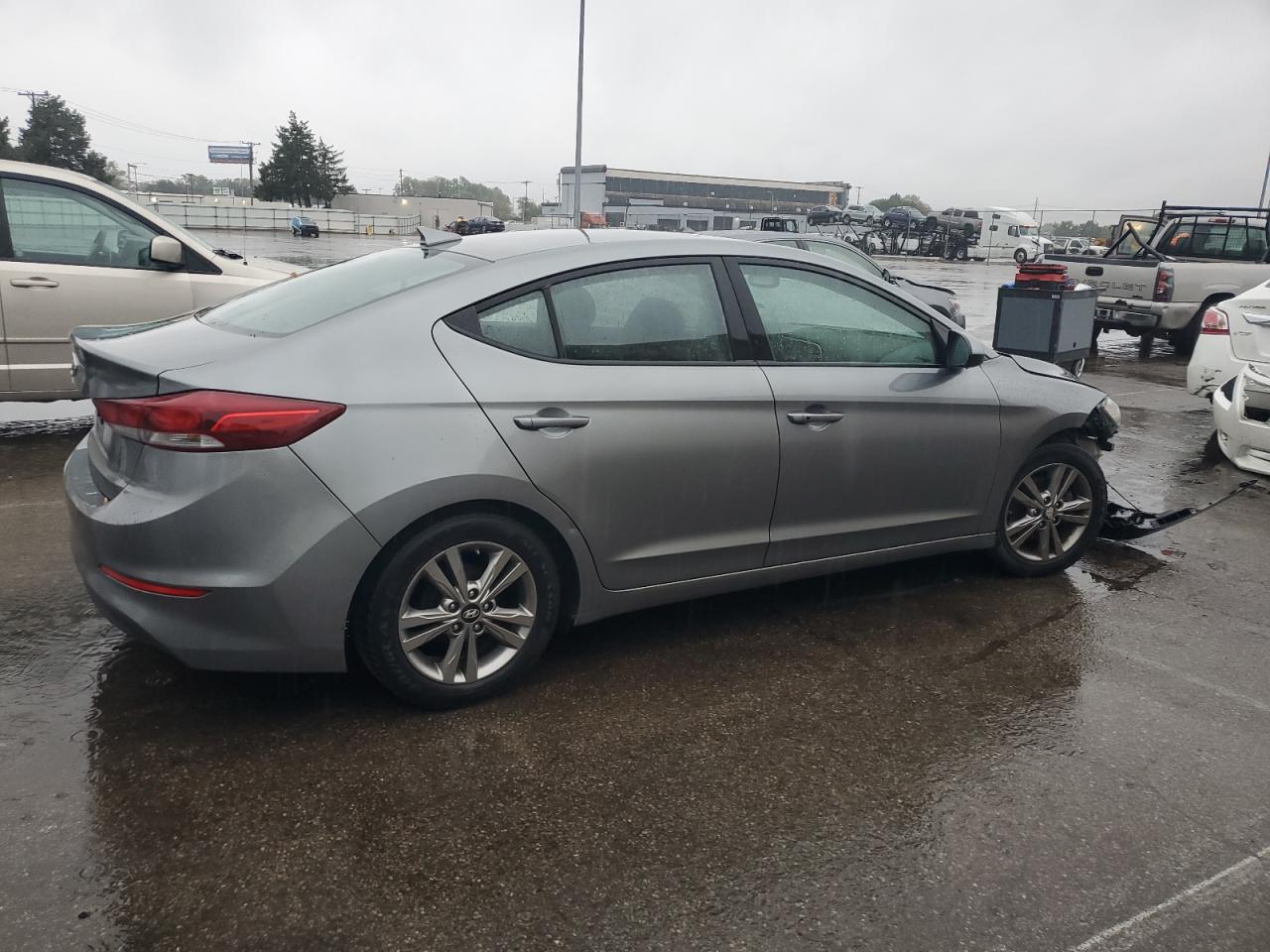 HYUNDAI ELANTRA SE