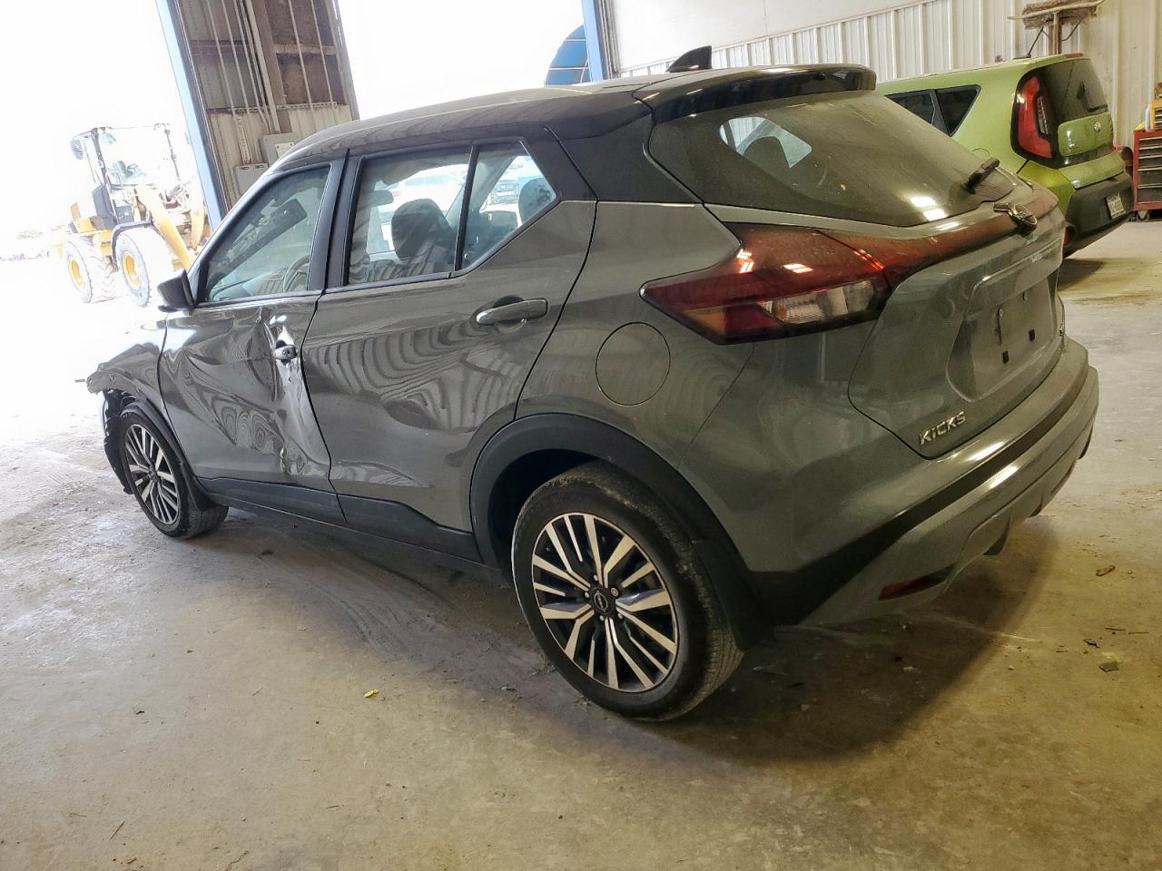 NISSAN KICKS SV