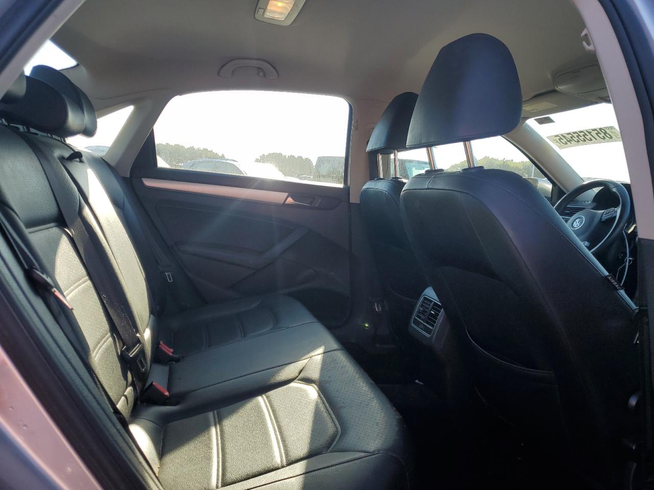 VOLKSWAGEN PASSAT SE