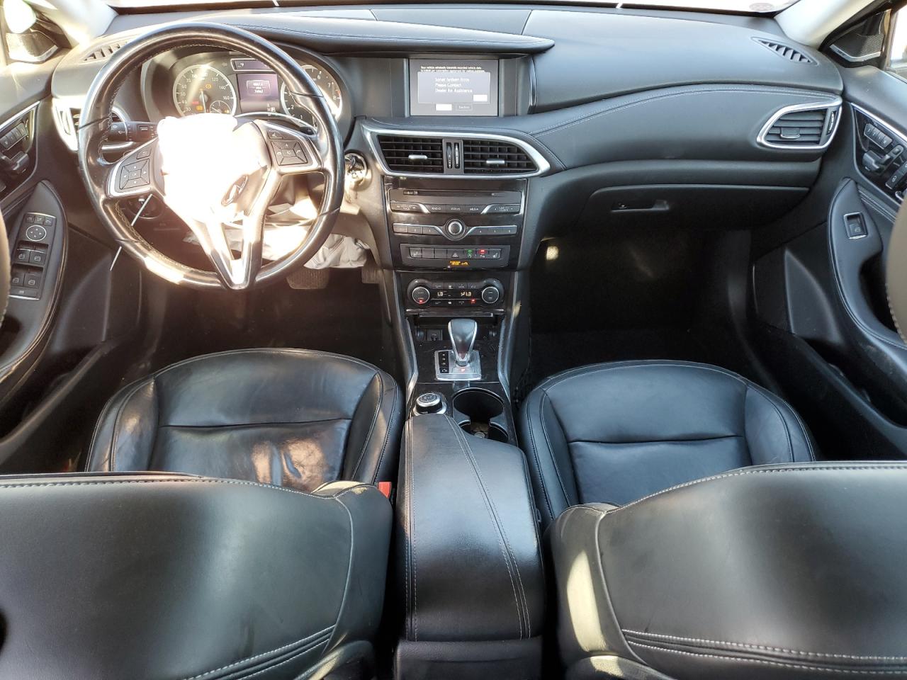 INFINITI QX30 BASE