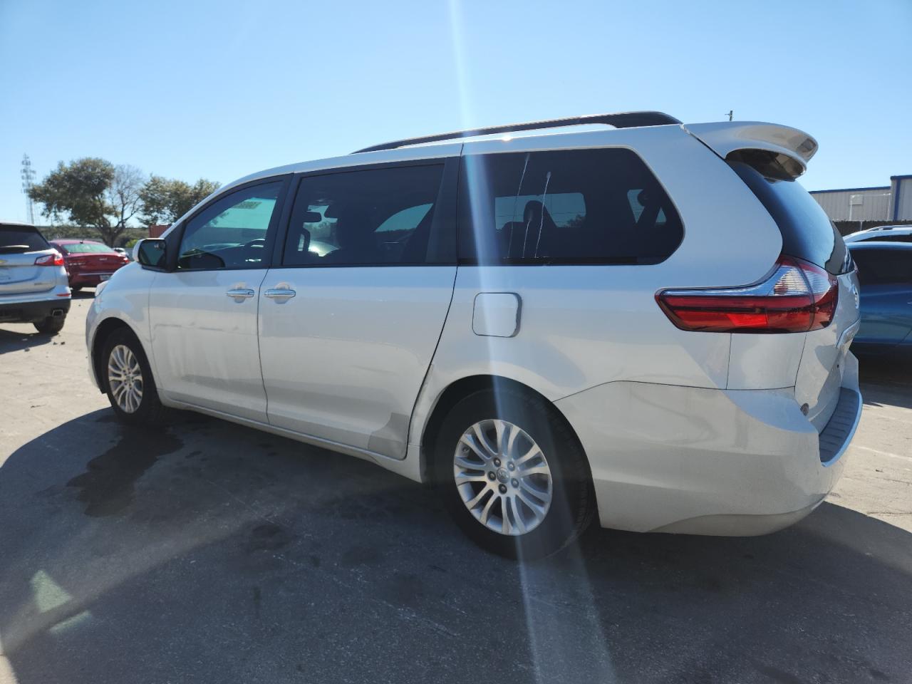 TOYOTA SIENNA XLE