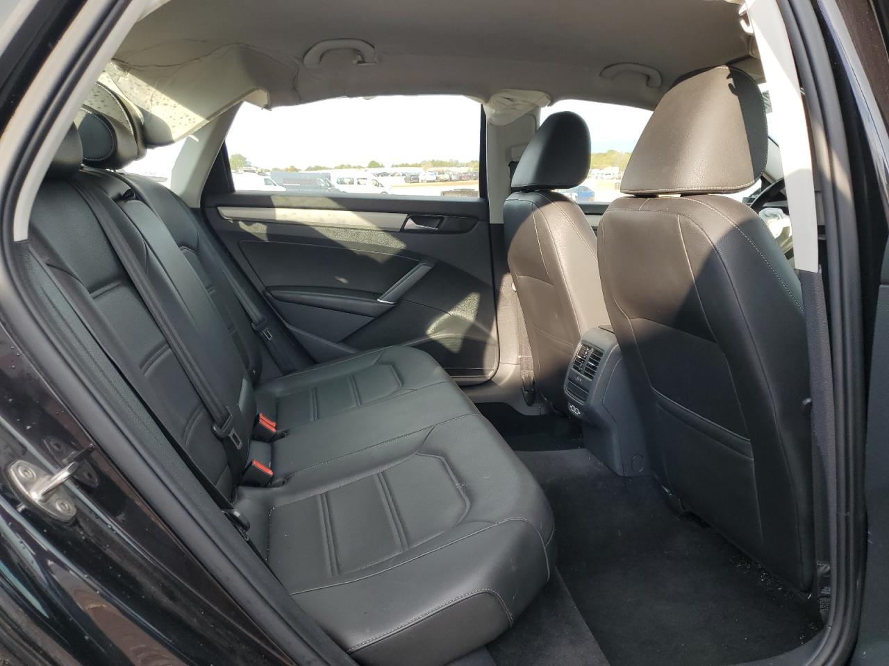 VOLKSWAGEN PASSAT SE