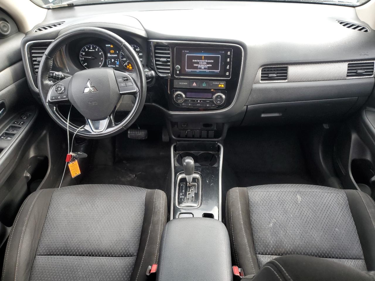 MITSUBISHI OUTLANDER SE