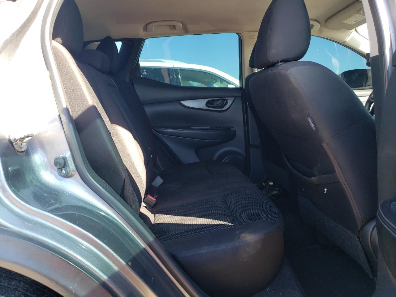 NISSAN ROGUE SPORT S