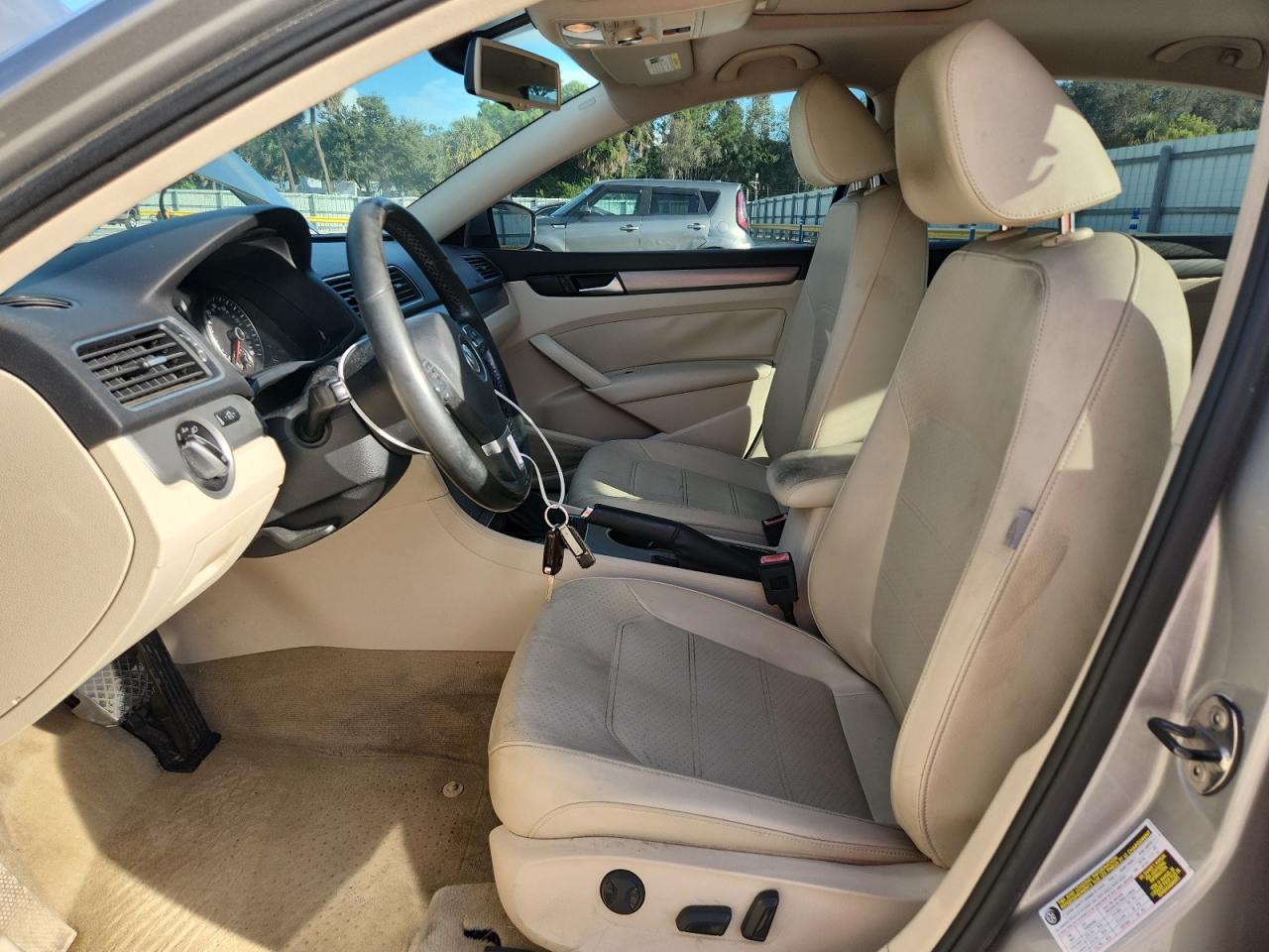 VOLKSWAGEN PASSAT SE